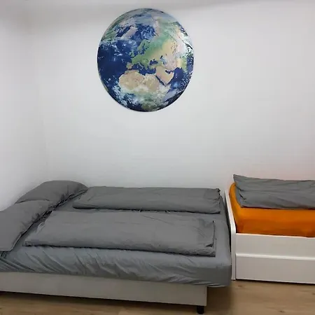 Apartment Mit Arbeitsplatz In Suedstadt *